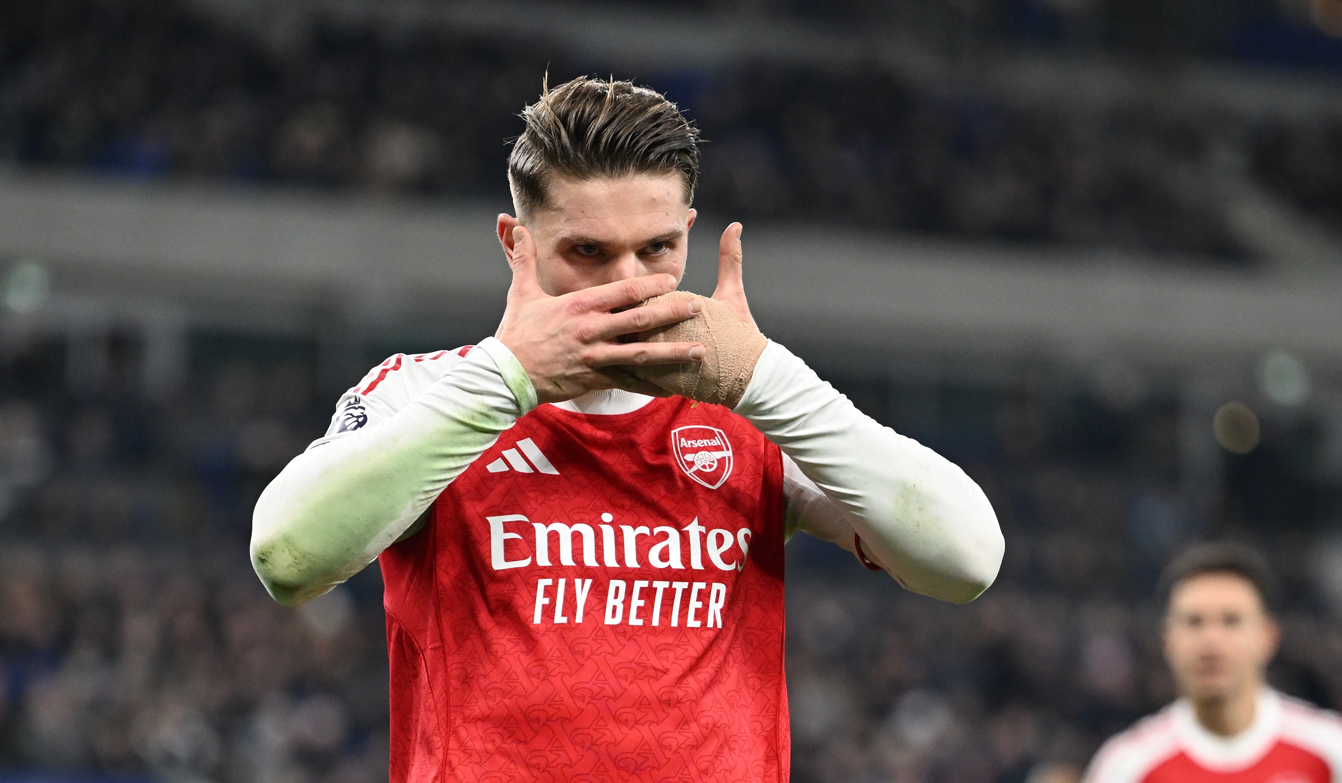 加盟来首次！阿森纳官方：8场4球两助，约克雷斯当选1月最佳球员