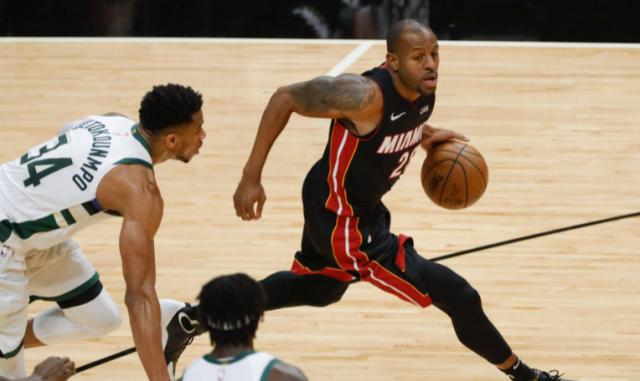 开云平台-得到新鲜血液与拼图老将 科尔对新赛季充满期待