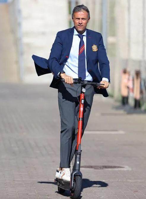 kaiyun sports-【不吐不快】德尚被困！急需救援……