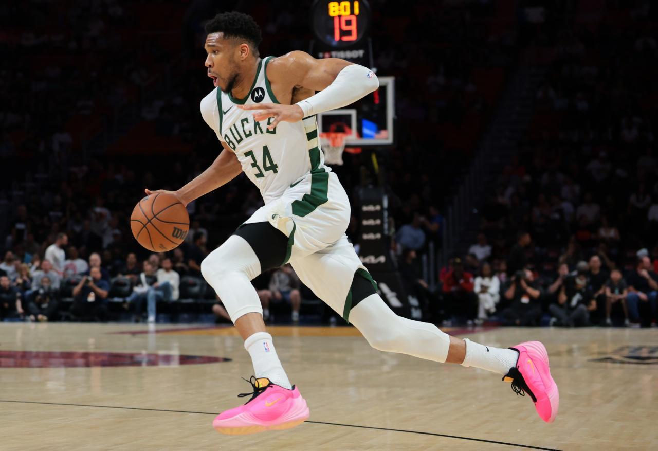 里程碑！160次30+10+5！字母哥超“大O”独占历史第一 统治力拉满