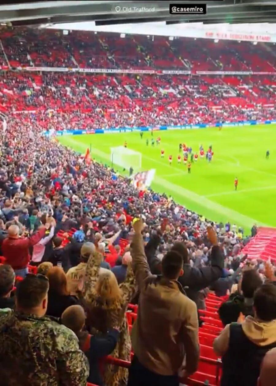 开云平台-曼联主场7万人高呼卡塞米罗再踢1年！表现越好越难留队，拉爵无情